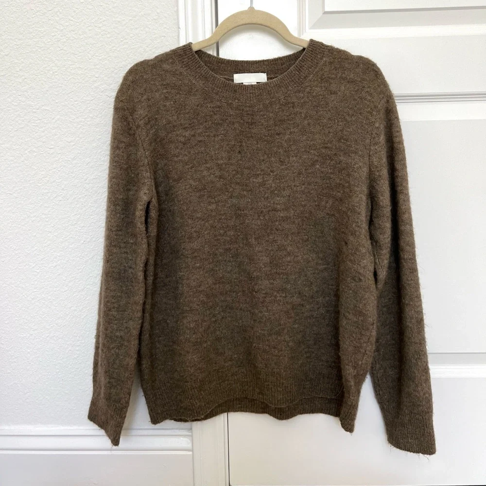 H&M Sweater - Picture 1 of 2
